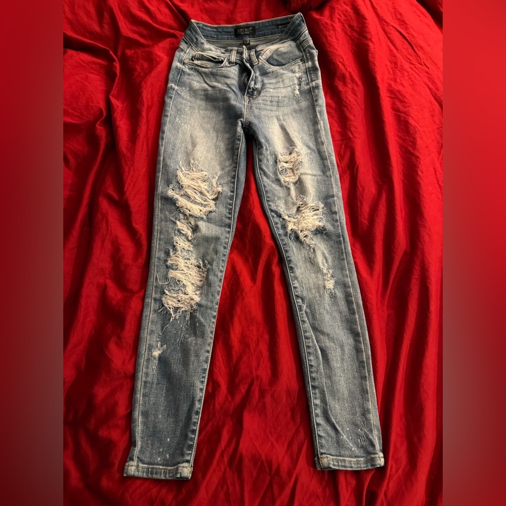 Judy Blue Distressed Skinny Jeans in Light Blue